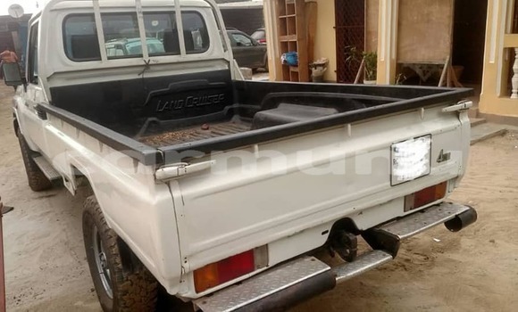 Acheter Occasion Voiture Toyota Land Cruiser Blanc à Brazzaville, Commune de Brazzaville Acheter Occasion Voiture Toyota Land Cruiser Blanc à Brazzaville, Commune de Brazzaville