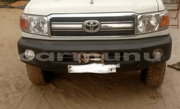 Acheter Occasion Voiture Toyota Land Cruiser Blanc à Brazzaville, Commune de Brazzaville Acheter Occasion Voiture Toyota Land Cruiser Blanc à Brazzaville, Commune de Brazzaville