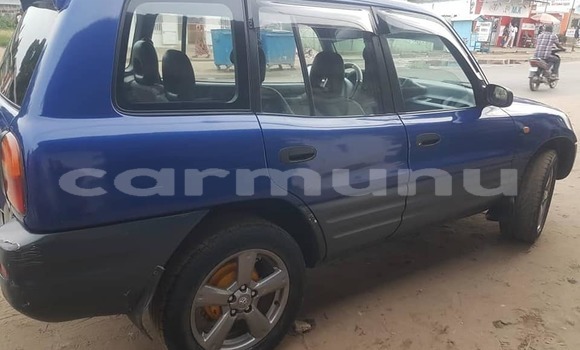 Acheter Occasion Voiture Toyota RAV4 Bleu à Brazzaville, Commune de Brazzaville Acheter Occasion Voiture Toyota RAV4 Bleu à Brazzaville, Commune de Brazzaville