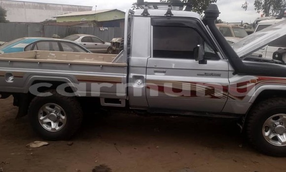 Acheter Occasion Voiture Toyota Land Cruiser Gris à Brazzaville, Commune de Brazzaville Acheter Occasion Voiture Toyota Land Cruiser Gris à Brazzaville, Commune de Brazzaville