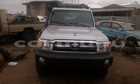 Acheter Occasion Voiture Toyota Land Cruiser Gris à Brazzaville, Commune de Brazzaville Acheter Occasion Voiture Toyota Land Cruiser Gris à Brazzaville, Commune de Brazzaville
