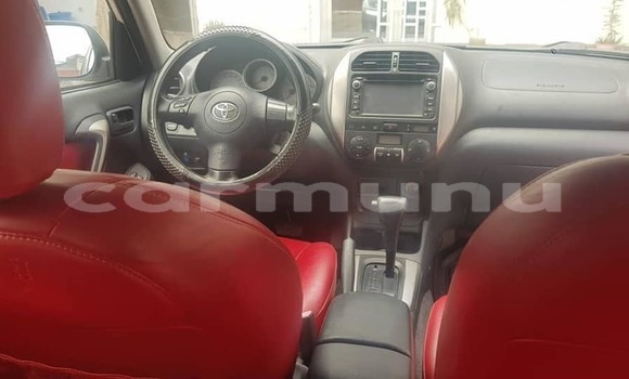 Acheter Occasion Voiture Toyota RAV4 Blanc à Brazzaville, Commune de Brazzaville Acheter Occasion Voiture Toyota RAV4 Blanc à Brazzaville, Commune de Brazzaville