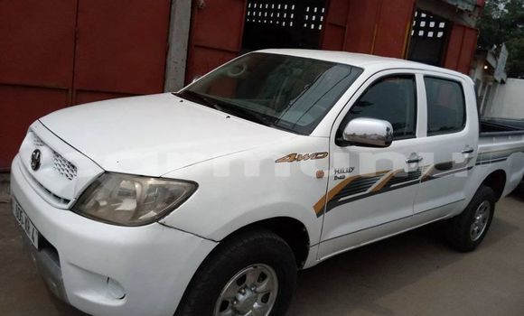 Acheter Occasion Voiture Toyota Hilux Blanc à Brazzaville, Commune de Brazzaville Acheter Occasion Voiture Toyota Hilux Blanc à Brazzaville, Commune de Brazzaville