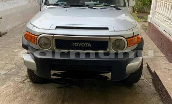 Acheter Occasion Voiture Toyota FJ Cruiser Gris à Brazzaville, Commune de Brazzaville Acheter Occasion Voiture Toyota FJ Cruiser Gris à Brazzaville, Commune de Brazzaville