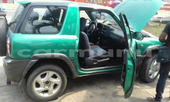 Acheter Occasion Voiture Toyota RAV4 Vert à Brazzaville, Commune de Brazzaville Acheter Occasion Voiture Toyota RAV4 Vert à Brazzaville, Commune de Brazzaville