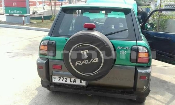 Acheter Occasion Voiture Toyota RAV4 Vert à Brazzaville, Commune de Brazzaville Acheter Occasion Voiture Toyota RAV4 Vert à Brazzaville, Commune de Brazzaville