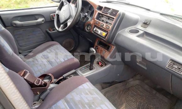Buy Used Toyota RAV4 Green Car in Brazzaville in Municipality of Brazzaville Buy Used Toyota RAV4 Green Car in Brazzaville in Municipality of Brazzaville