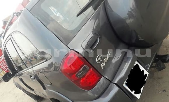 Acheter Occasion Voiture Toyota RAV4 Noir à Brazzaville, Commune de Brazzaville Acheter Occasion Voiture Toyota RAV4 Noir à Brazzaville, Commune de Brazzaville