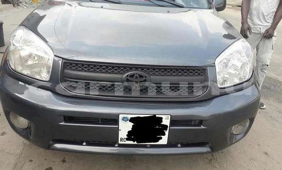 Acheter Occasion Voiture Toyota RAV4 Noir à Brazzaville, Commune de Brazzaville Acheter Occasion Voiture Toyota RAV4 Noir à Brazzaville, Commune de Brazzaville