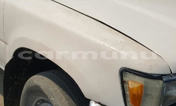 Acheter Occasion Voiture Toyota Hilux Blanc à Brazzaville, Commune de Brazzaville Acheter Occasion Voiture Toyota Hilux Blanc à Brazzaville, Commune de Brazzaville