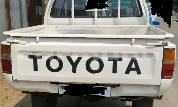 Acheter Occasion Voiture Toyota Hilux Blanc à Brazzaville, Commune de Brazzaville Acheter Occasion Voiture Toyota Hilux Blanc à Brazzaville, Commune de Brazzaville