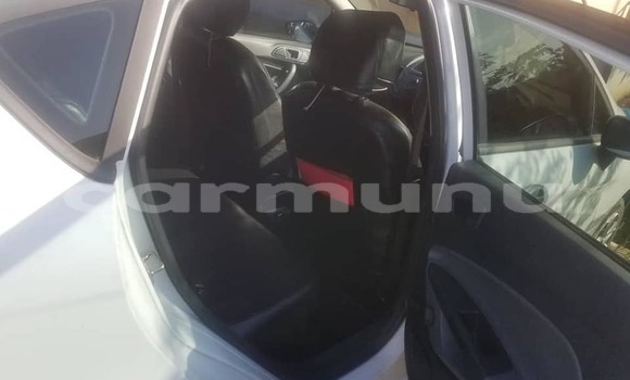 Acheter Occasion Voiture Ford Focus Blanc à Brazzaville, Commune de Brazzaville Acheter Occasion Voiture Ford Focus Blanc à Brazzaville, Commune de Brazzaville