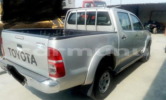 Acheter Occasion Voiture Toyota Hilux Blanc à Brazzaville, Commune de Brazzaville Acheter Occasion Voiture Toyota Hilux Blanc à Brazzaville, Commune de Brazzaville