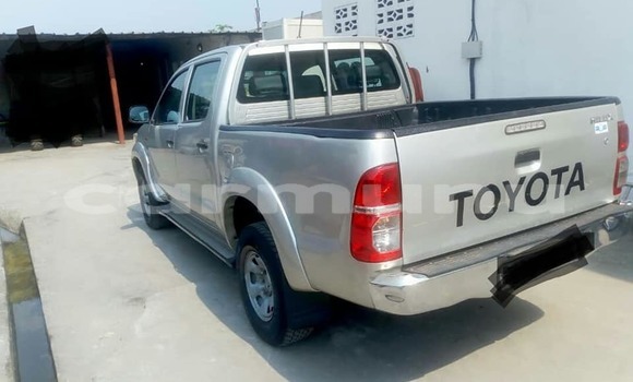 Acheter Occasion Voiture Toyota Hilux Blanc à Brazzaville, Commune de Brazzaville Acheter Occasion Voiture Toyota Hilux Blanc à Brazzaville, Commune de Brazzaville