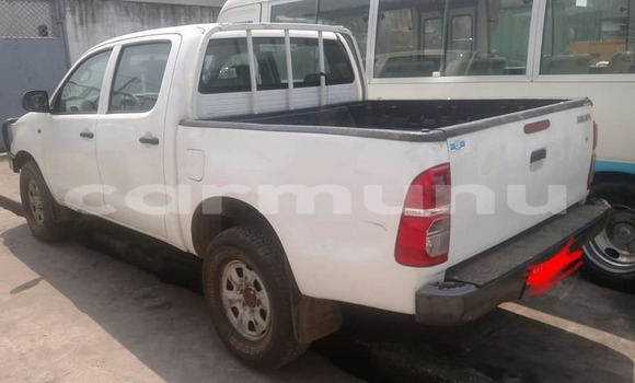 Acheter Occasion Voiture Toyota Hilux Blanc à Brazzaville, Commune de Brazzaville Acheter Occasion Voiture Toyota Hilux Blanc à Brazzaville, Commune de Brazzaville