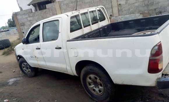 Acheter Occasion Voiture Toyota Hilux Blanc à Brazzaville, Commune de Brazzaville Acheter Occasion Voiture Toyota Hilux Blanc à Brazzaville, Commune de Brazzaville