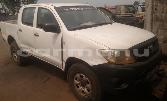 Acheter Occasion Voiture Toyota Hilux Blanc à Brazzaville, Commune de Brazzaville Acheter Occasion Voiture Toyota Hilux Blanc à Brazzaville, Commune de Brazzaville