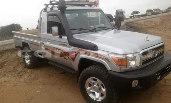 Acheter Occasion Voiture Toyota Pickup Gris à Brazzaville, Commune de Brazzaville Acheter Occasion Voiture Toyota Pickup Gris à Brazzaville, Commune de Brazzaville