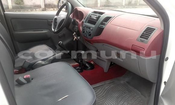 Acheter Occasion Voiture Toyota Hilux Blanc à Brazzaville, Commune de Brazzaville Acheter Occasion Voiture Toyota Hilux Blanc à Brazzaville, Commune de Brazzaville