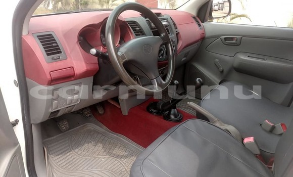 Acheter Occasion Voiture Toyota Hilux Blanc à Brazzaville, Commune de Brazzaville Acheter Occasion Voiture Toyota Hilux Blanc à Brazzaville, Commune de Brazzaville
