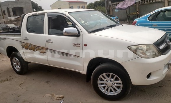 Acheter Occasion Voiture Toyota Hilux Blanc à Brazzaville, Commune de Brazzaville Acheter Occasion Voiture Toyota Hilux Blanc à Brazzaville, Commune de Brazzaville