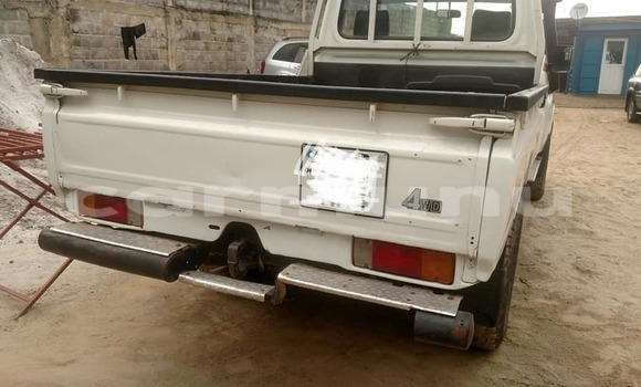Acheter Occasion Voiture Toyota Pickup Blanc à Brazzaville, Commune de Brazzaville Acheter Occasion Voiture Toyota Pickup Blanc à Brazzaville, Commune de Brazzaville