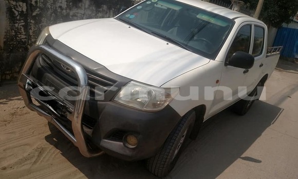 Acheter Occasion Voiture Toyota Hilux Blanc à Brazzaville, Commune de Brazzaville Acheter Occasion Voiture Toyota Hilux Blanc à Brazzaville, Commune de Brazzaville