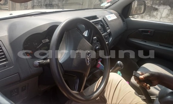 Acheter Occasion Voiture Toyota Hilux Blanc à Brazzaville, Commune de Brazzaville Acheter Occasion Voiture Toyota Hilux Blanc à Brazzaville, Commune de Brazzaville