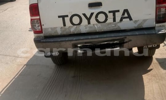 Acheter Occasion Voiture Toyota Hilux Blanc à Brazzaville, Commune de Brazzaville Acheter Occasion Voiture Toyota Hilux Blanc à Brazzaville, Commune de Brazzaville