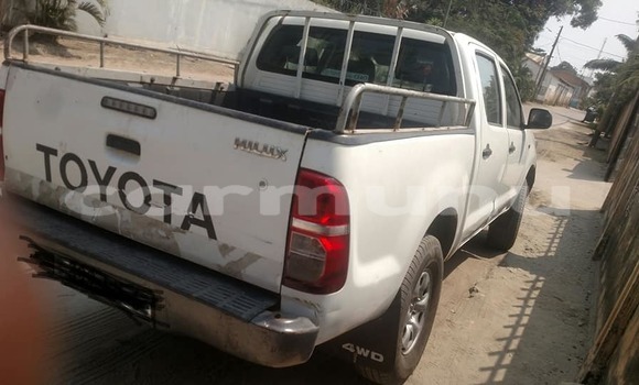 Acheter Occasion Voiture Toyota Hilux Blanc à Brazzaville, Commune de Brazzaville Acheter Occasion Voiture Toyota Hilux Blanc à Brazzaville, Commune de Brazzaville