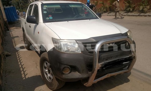 Acheter Occasion Voiture Toyota Hilux Blanc à Brazzaville, Commune de Brazzaville Acheter Occasion Voiture Toyota Hilux Blanc à Brazzaville, Commune de Brazzaville