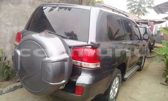 Acheter Occasion Voiture Toyota Land Cruiser Bleu à Brazzaville, Commune de Brazzaville Acheter Occasion Voiture Toyota Land Cruiser Bleu à Brazzaville, Commune de Brazzaville