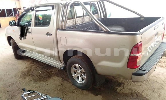 Acheter Occasion Voiture Toyota Hilux Beige à Brazzaville, Commune de Brazzaville Acheter Occasion Voiture Toyota Hilux Beige à Brazzaville, Commune de Brazzaville