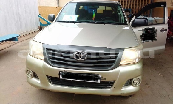 Acheter Occasion Voiture Toyota Hilux Beige à Brazzaville, Commune de Brazzaville Acheter Occasion Voiture Toyota Hilux Beige à Brazzaville, Commune de Brazzaville