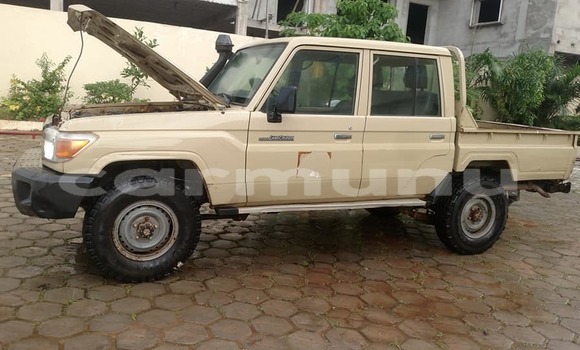 Acheter Occasion Voiture Toyota Pickup Beige à Brazzaville, Commune de Brazzaville Acheter Occasion Voiture Toyota Pickup Beige à Brazzaville, Commune de Brazzaville