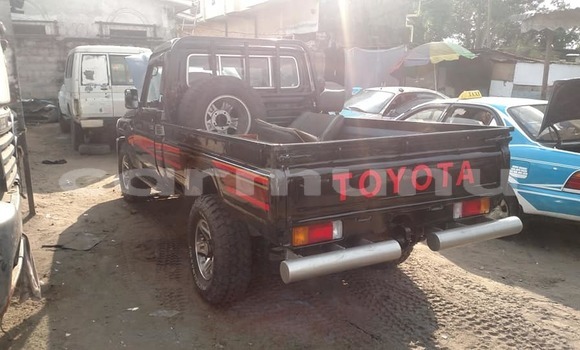 Acheter Occasion Voiture Toyota Pickup Noir à Brazzaville, Commune de Brazzaville Acheter Occasion Voiture Toyota Pickup Noir à Brazzaville, Commune de Brazzaville