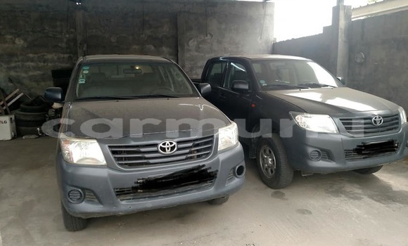 Acheter Occasion Voiture Toyota Hilux Noir à Brazzaville, Commune de Brazzaville Acheter Occasion Voiture Toyota Hilux Noir à Brazzaville, Commune de Brazzaville
