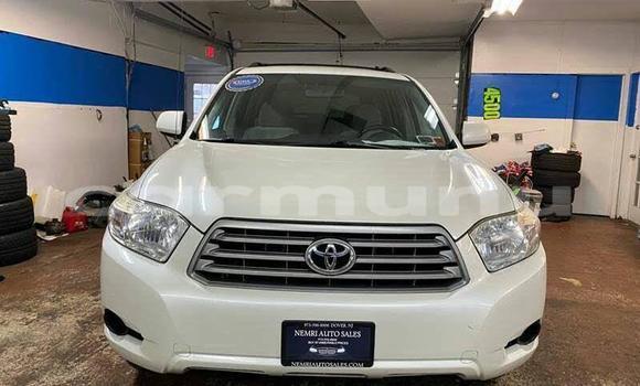 Acheter Occasion Voiture Toyota Highlander Blanc à Brazzaville, Commune de Brazzaville Acheter Occasion Voiture Toyota Highlander Blanc à Brazzaville, Commune de Brazzaville