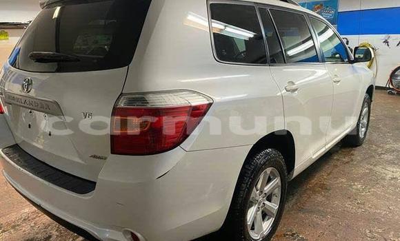 Acheter Occasion Voiture Toyota Highlander Blanc à Brazzaville, Commune de Brazzaville Acheter Occasion Voiture Toyota Highlander Blanc à Brazzaville, Commune de Brazzaville