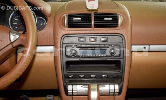 Acheter Import Voiture Porsche Cayenne Vert à Import - Dubai, Région de la Bouenza Acheter Import Voiture Porsche Cayenne Vert à Import - Dubai, Région de la Bouenza