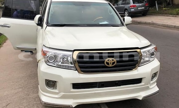 Buy Used Toyota Land Cruiser White Car in Brazzaville in Municipality of Brazzaville Buy Used Toyota Land Cruiser White Car in Brazzaville in Municipality of Brazzaville