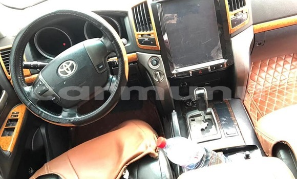 Buy Used Toyota Land Cruiser White Car in Brazzaville in Municipality of Brazzaville Buy Used Toyota Land Cruiser White Car in Brazzaville in Municipality of Brazzaville