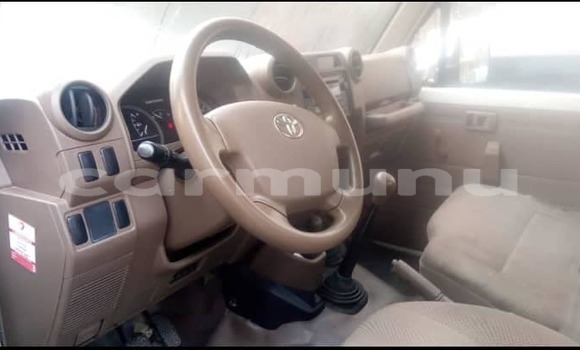 Buy Used Toyota Land Cruiser Beige Car in Brazzaville in Municipality of Brazzaville Buy Used Toyota Land Cruiser Beige Car in Brazzaville in Municipality of Brazzaville