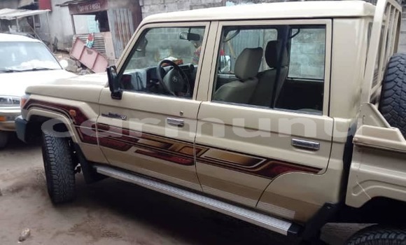 Buy Used Toyota Land Cruiser Beige Car in Brazzaville in Municipality of Brazzaville Buy Used Toyota Land Cruiser Beige Car in Brazzaville in Municipality of Brazzaville
