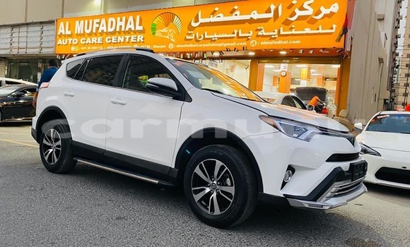 Acheter Occasion Voiture Toyota RAV4 Blanc à Brazzaville, Commune de Brazzaville Acheter Occasion Voiture Toyota RAV4 Blanc à Brazzaville, Commune de Brazzaville