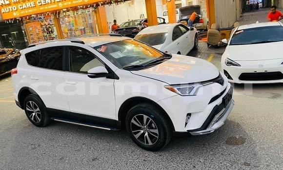 Acheter Occasion Voiture Toyota RAV4 Blanc à Brazzaville, Commune de Brazzaville Acheter Occasion Voiture Toyota RAV4 Blanc à Brazzaville, Commune de Brazzaville