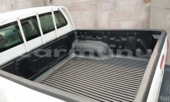 Acheter Occasion Voiture Toyota Hilux Blanc à Brazzaville, Commune de Brazzaville Acheter Occasion Voiture Toyota Hilux Blanc à Brazzaville, Commune de Brazzaville