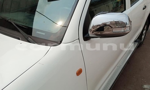Acheter Occasion Voiture Toyota Hilux Blanc à Brazzaville, Commune de Brazzaville Acheter Occasion Voiture Toyota Hilux Blanc à Brazzaville, Commune de Brazzaville