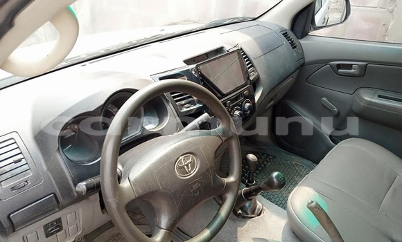 Acheter Occasion Voiture Toyota Hilux Blanc à Brazzaville, Commune de Brazzaville Acheter Occasion Voiture Toyota Hilux Blanc à Brazzaville, Commune de Brazzaville
