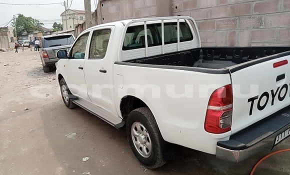 Acheter Occasion Voiture Toyota Hilux Blanc à Brazzaville, Commune de Brazzaville Acheter Occasion Voiture Toyota Hilux Blanc à Brazzaville, Commune de Brazzaville
